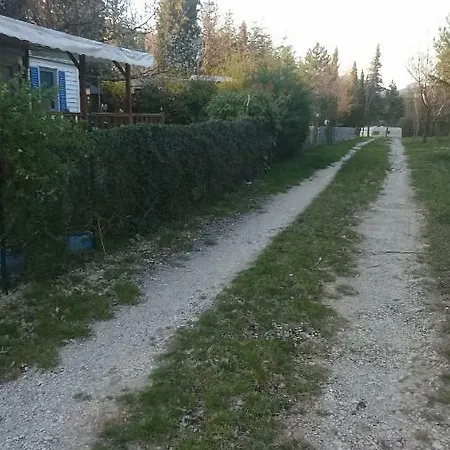 Camping 4 Personnes Camping *