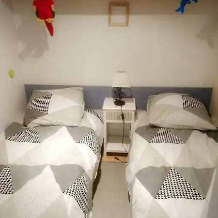 Camping 4 Personnes *